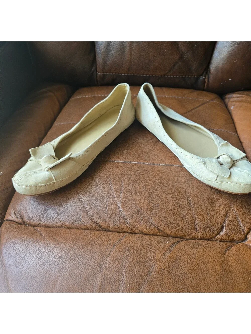 UGG Australia Cream Leather Bow Accent Ballet Flats Slip On Shoes Womens Size7.5